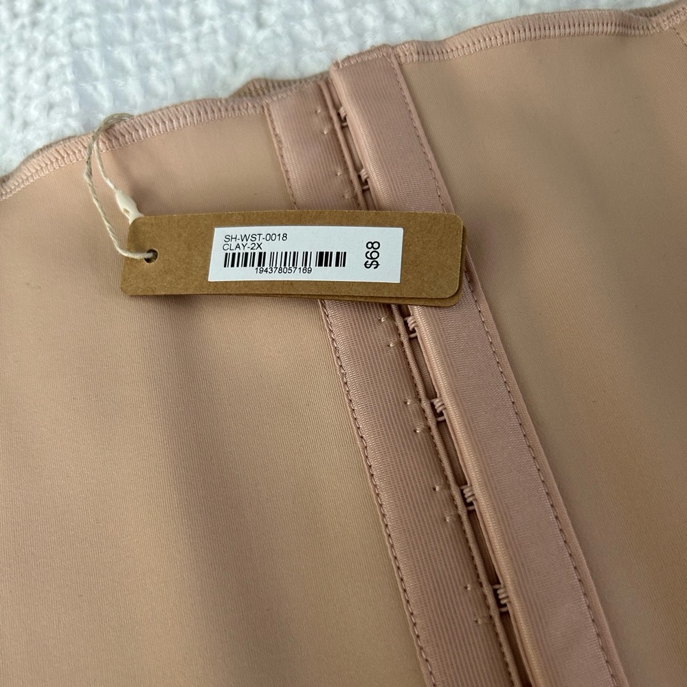 NWT SKIMS WAIST TRAINER 🤍
